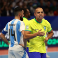 Ferrão comemora gol – Brasil x Argentina na final do Copa do Mundo de futsal 2024. | Foto: Getty Images